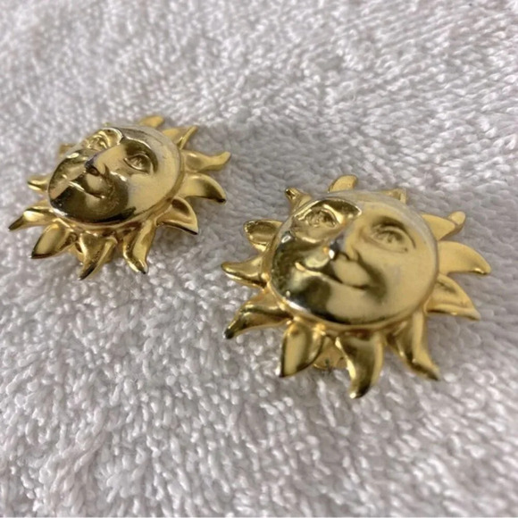 Vintage Gold  Tone Happy Face Sun Clip On Earrings - Picture 4 of 8
